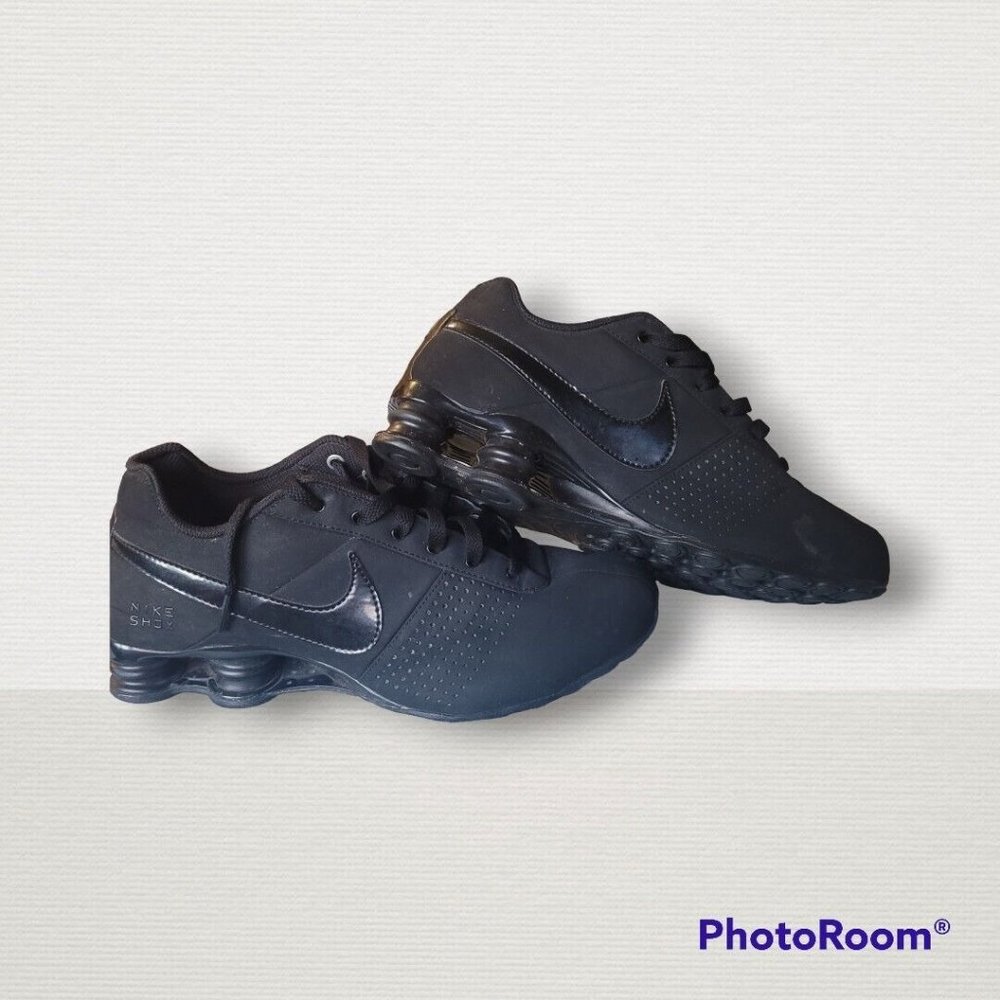 Size 8.5 - Nike Shox Deliver Triple Black